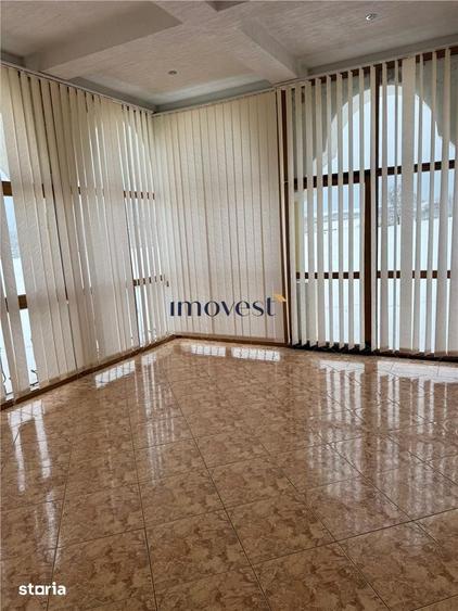 Casă cu 6 camere cu Teren 52000 Mp în Supur
