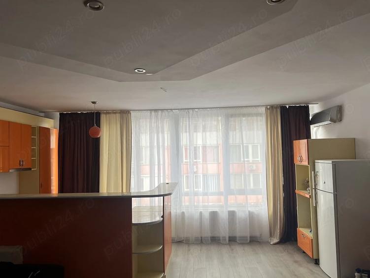 Apartament cu 3 camere decomandat în UTA