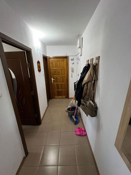 Apartament cu 2 camere semidecomandat în Spitalul Județean