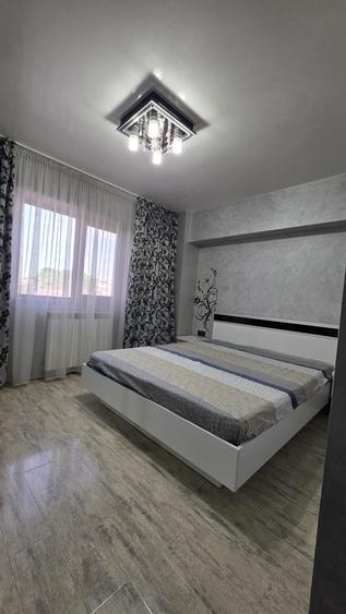 Apartament cu 3 camere decomandat în Barieră