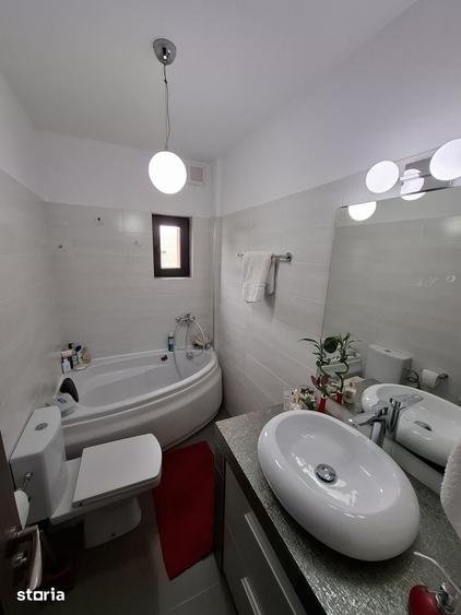 Apartament cu 3 camere în Km 4