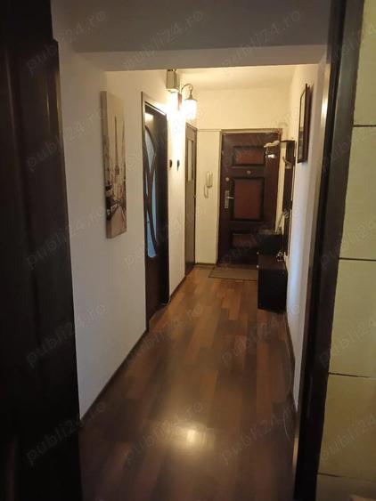 Apartament cu 2 camere decomandat în Craiovița Nouă