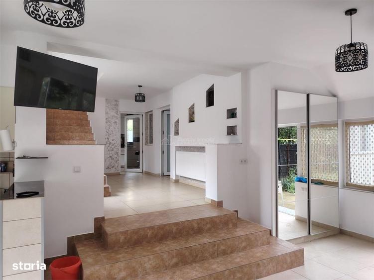 Casă cu 4 camere în Valea