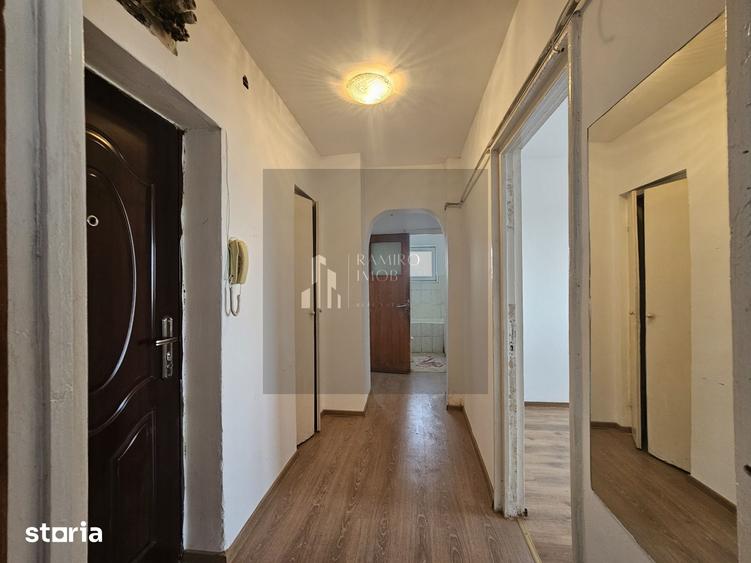 Apartament cu 3 camere decomandat în Giurgiului