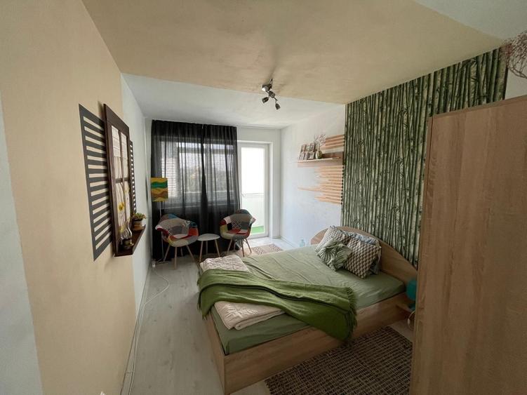 Apartament cu 3 camere decomandat în Drumul Taberei