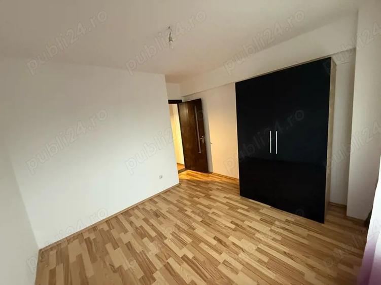 Apartament cu 3 camere decomandat în 9 Mai