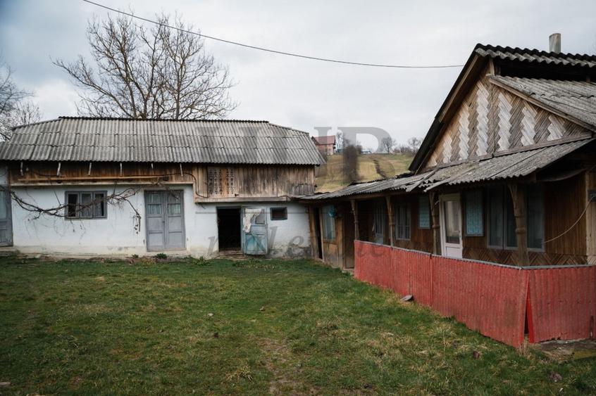 Casă individuală cu 5 camere cu Garaj în Strugari