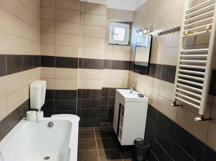 Apartament cu 3 camere semidecomandat, mobilat în Chiajna
