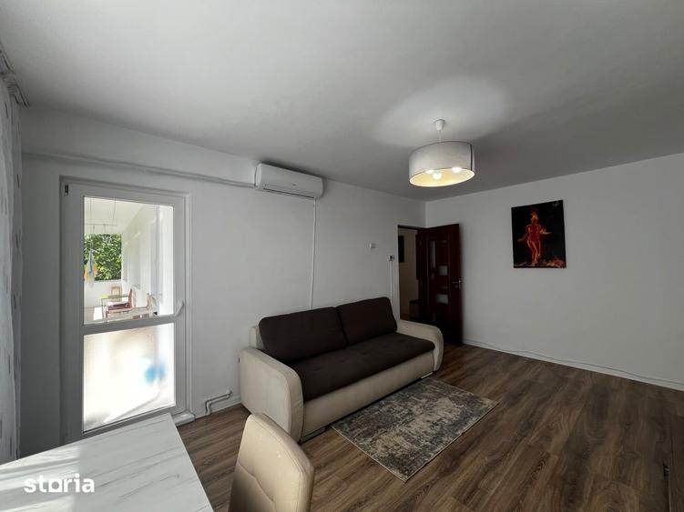 Apartament cu 3 camere decomandat în Nicolina