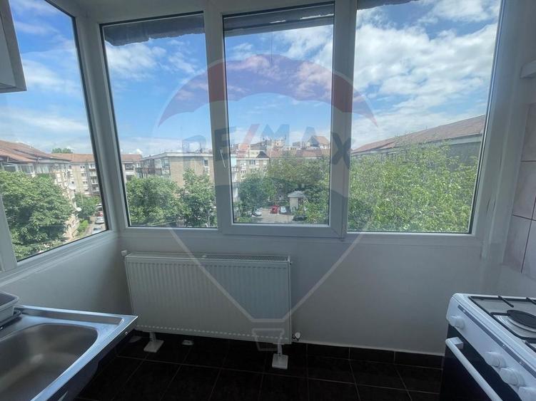 Apartament cu 2 camere decomandat în Decebal