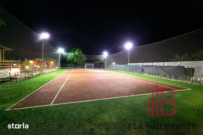 Casă cu 7 camere cu Teren 3492 Mp în Ghioroc