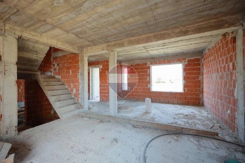 Casă cu 4 camere cu Teren 161 Mp în Central