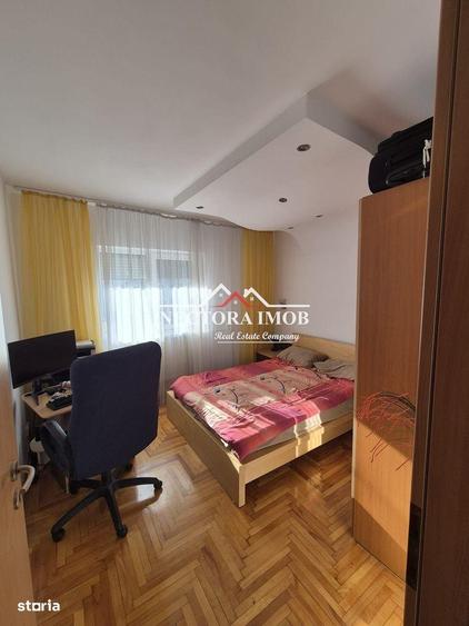 Apartament cu 3 camere decomandat în Nufărul