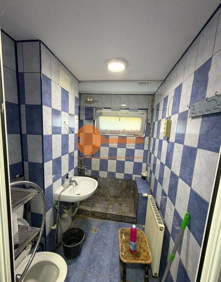 Apartament cu 4 camere decomandat în Gorjului