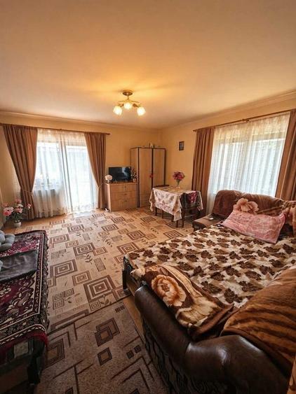 Casă cu 4 camere în Viișoara