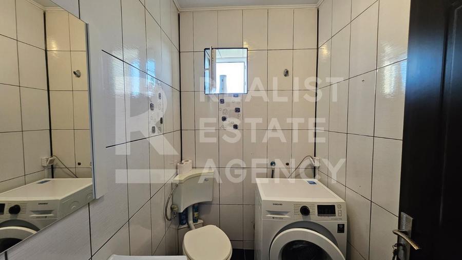 Apartament cu 4 camere decomandat, mobilat în Central
