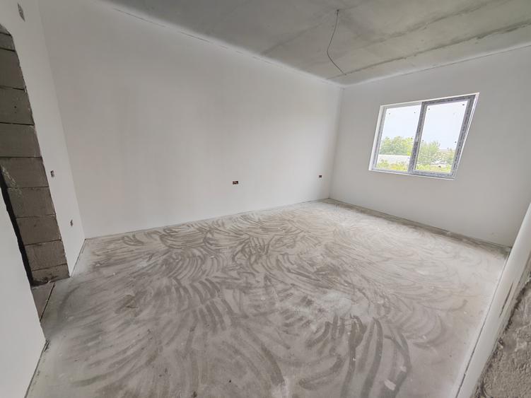 Casă individuală cu 4 camere cu Teren 300 Mp în Lumina