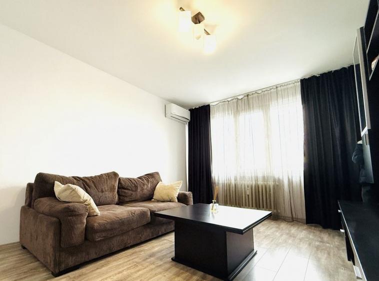 Apartament cu 3 camere decomandat, mobilat în Crângași