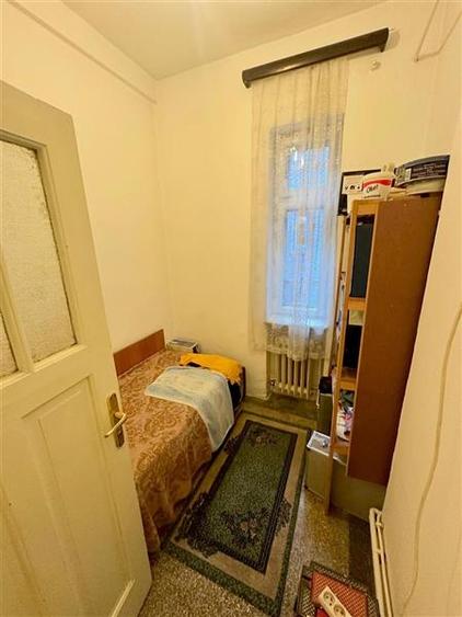 Apartament cu 3 camere semidecomandat în Cișmigiu