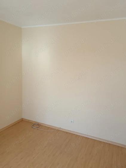 Apartament cu 3 camere semidecomandat în Vulcan