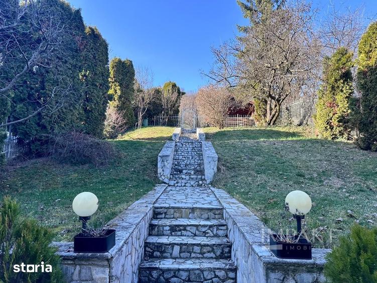 Casă cu 4 camere cu Teren 2640 Mp în Grigorescu