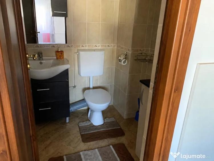 Apartament cu 3 camere decomandat în 1 Mai