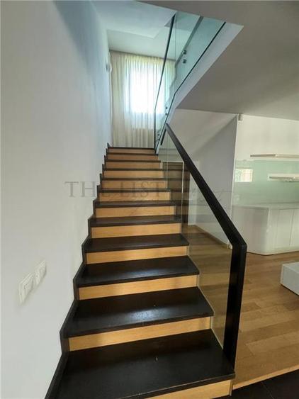 Casă individuală cu 6 camere cu Piscina în Păulești