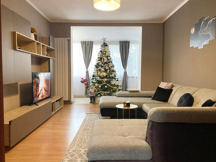 Apartament cu 3 camere decomandat în Central