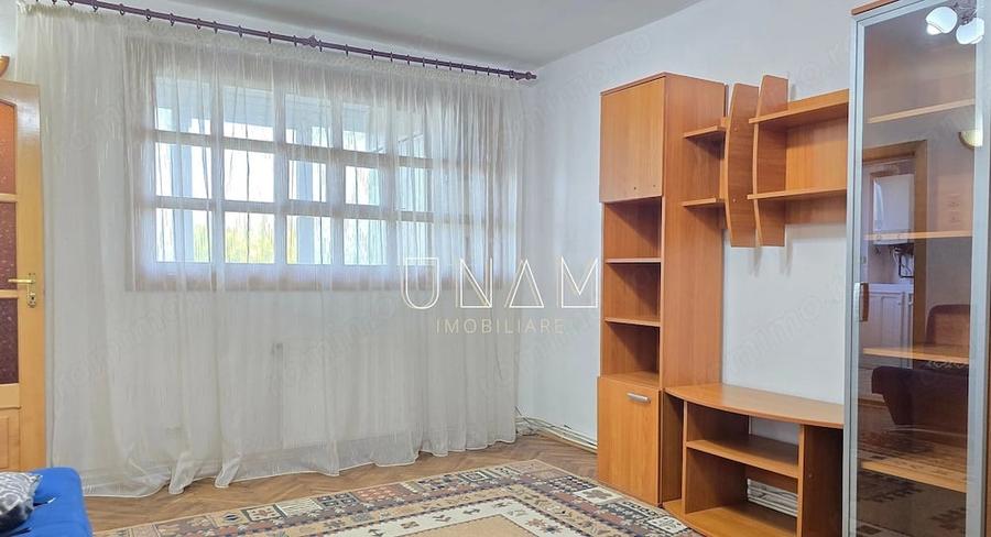 Apartament cu 2 camere decomandat în Triaj