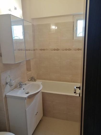 Apartament cu 4 camere decomandat în Dorobanți
