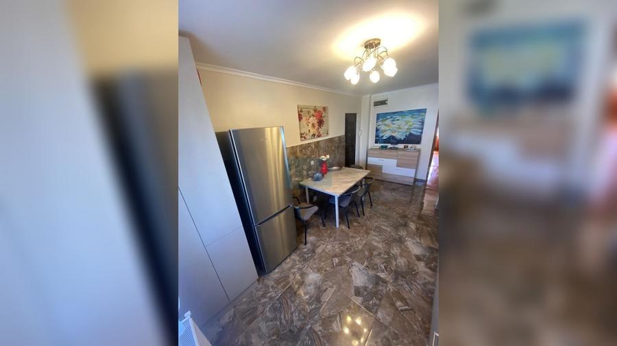Apartament cu 3 camere semidecomandat, mobilat în Zorilor