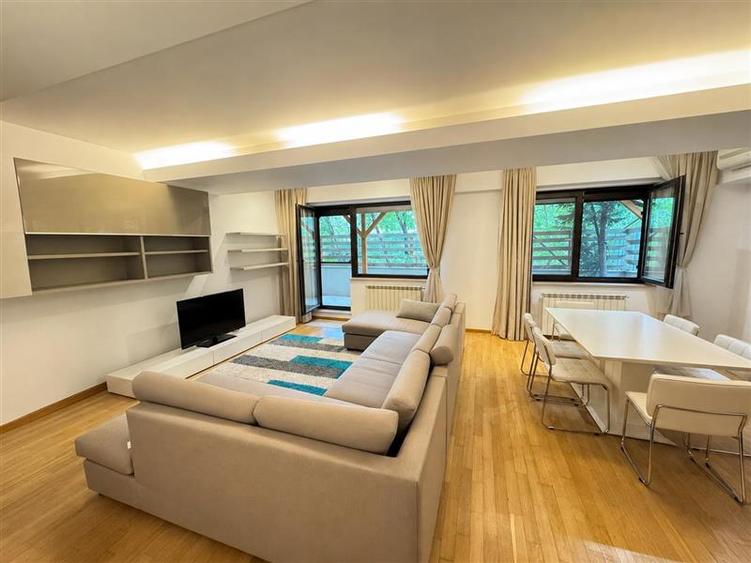 Apartament cu 3 camere decomandat, mobilat în Șoseaua Nordului