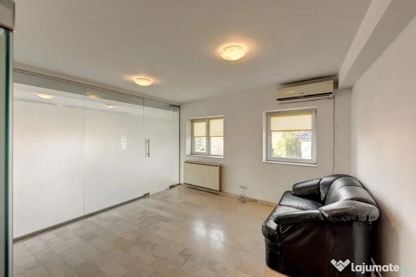 Apartament cu 3 camere decomandat în Drumul Sării