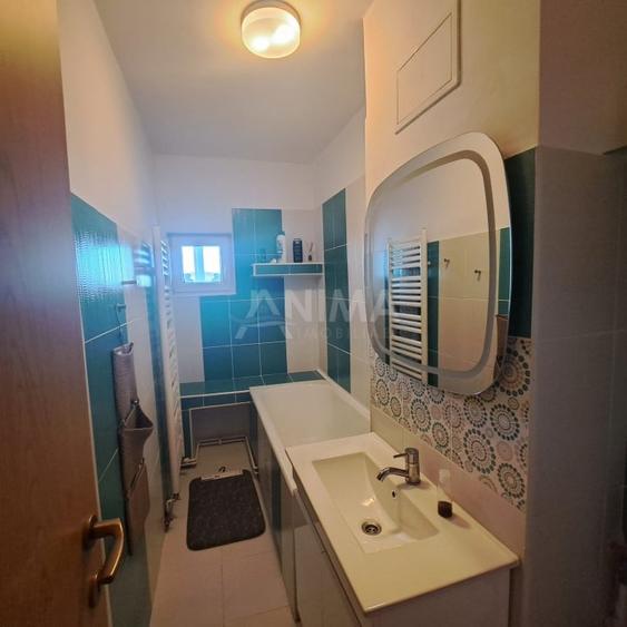 Apartament cu 3 camere decomandat, mobilat în Central