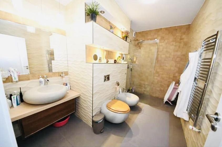 Duplex cu 3 camere cu Canalizare în Nord