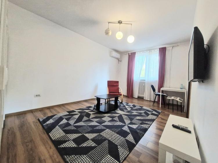 Garsonieră semidecomandată, mobilată în P-ța Muncii