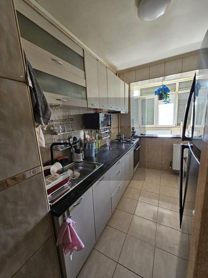 Apartament cu 2 camere semidecomandat, mobilat în Alexandru Obregia