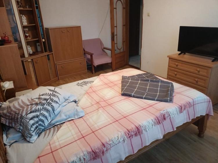 Apartament cu 3 camere decomandat, mobilat în Central