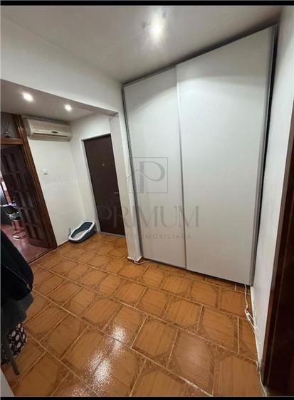 Apartament cu 3 camere decomandat, mobilat în Lipovei