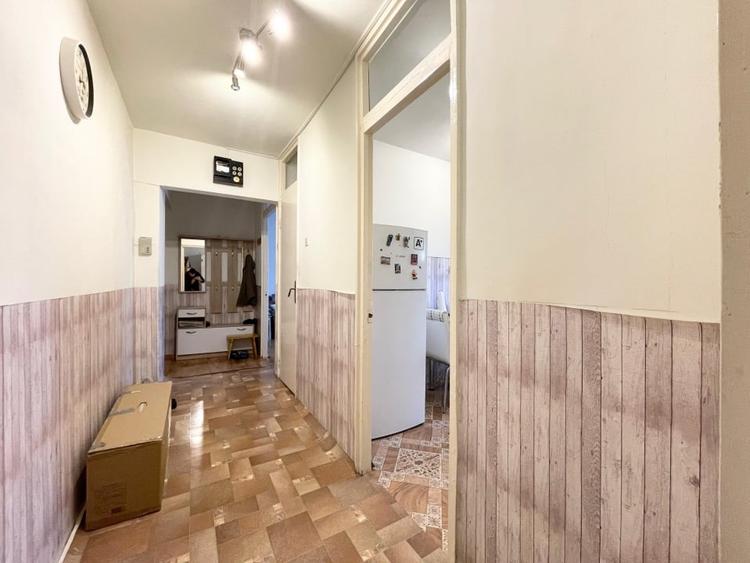 Apartament cu 3 camere semidecomandat, mobilat în Girocului