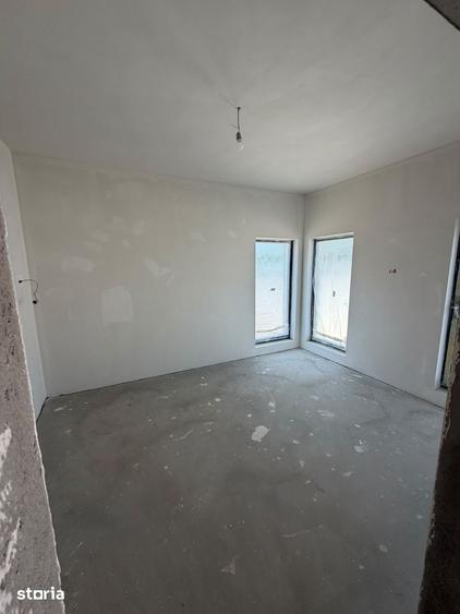 Casă cu 5 camere cu Teren 303 Mp în Central