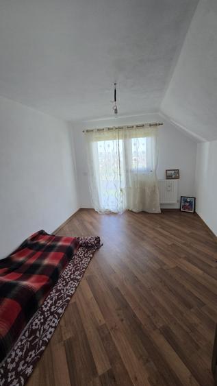 Casă individuală cu 4 camere cu Canalizare în Mărgineni