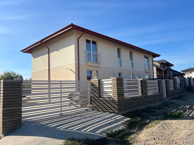 Duplex cu 4 camere cu Canalizare în Valea Lupului