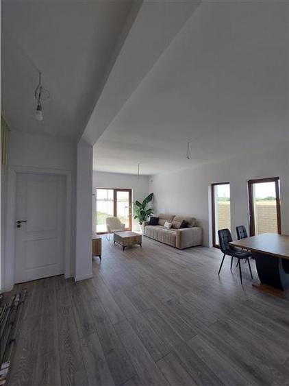 Duplex cu 4 camere cu Canalizare în Vladimirescu