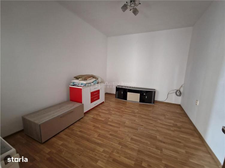 Casă cu 4 camere cu Teren 177 Mp în Rovine