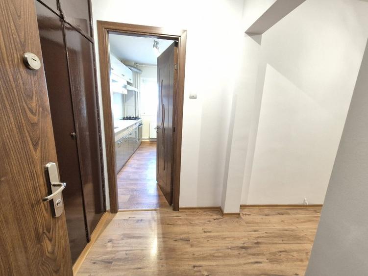 Apartament cu 2 camere decomandat în Centrul Civic