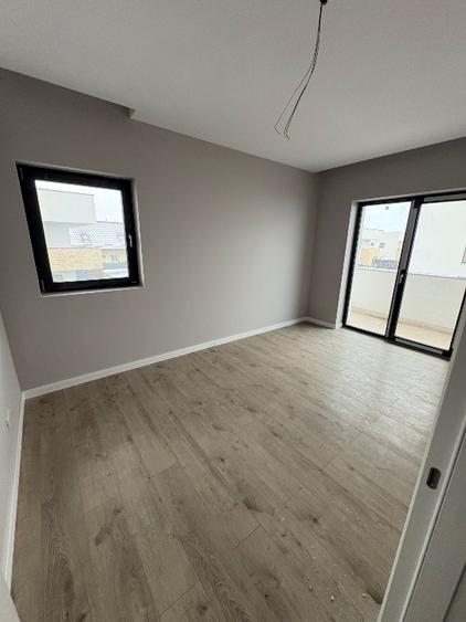 Duplex cu 4 camere cu Teren 200 Mp în Aninoasa