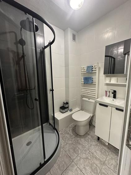 Garsonieră decomandată în Central