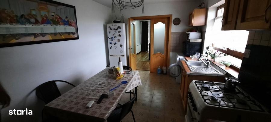 Casă cu 4 camere în Hudum