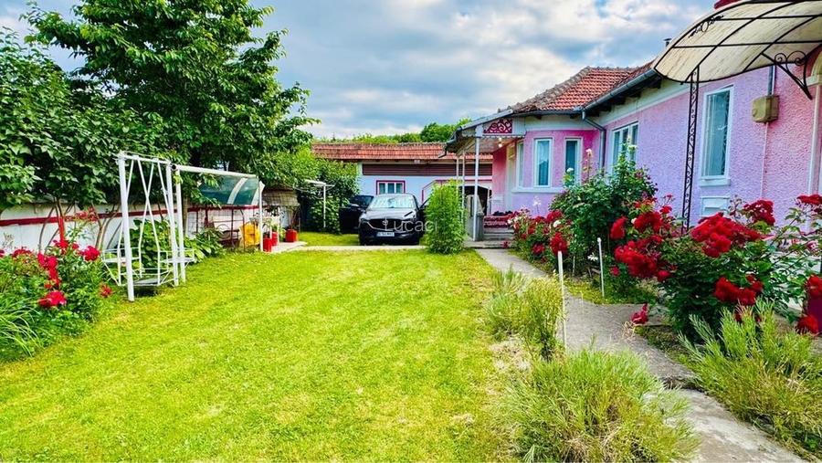 Vand casa locuibila cu teren 1490 mp